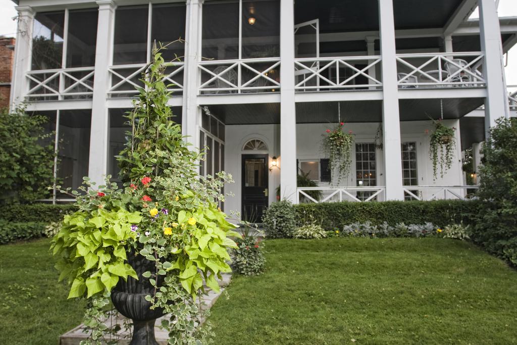The Charles Hotel Niagara-on-the-Lake Esterno foto